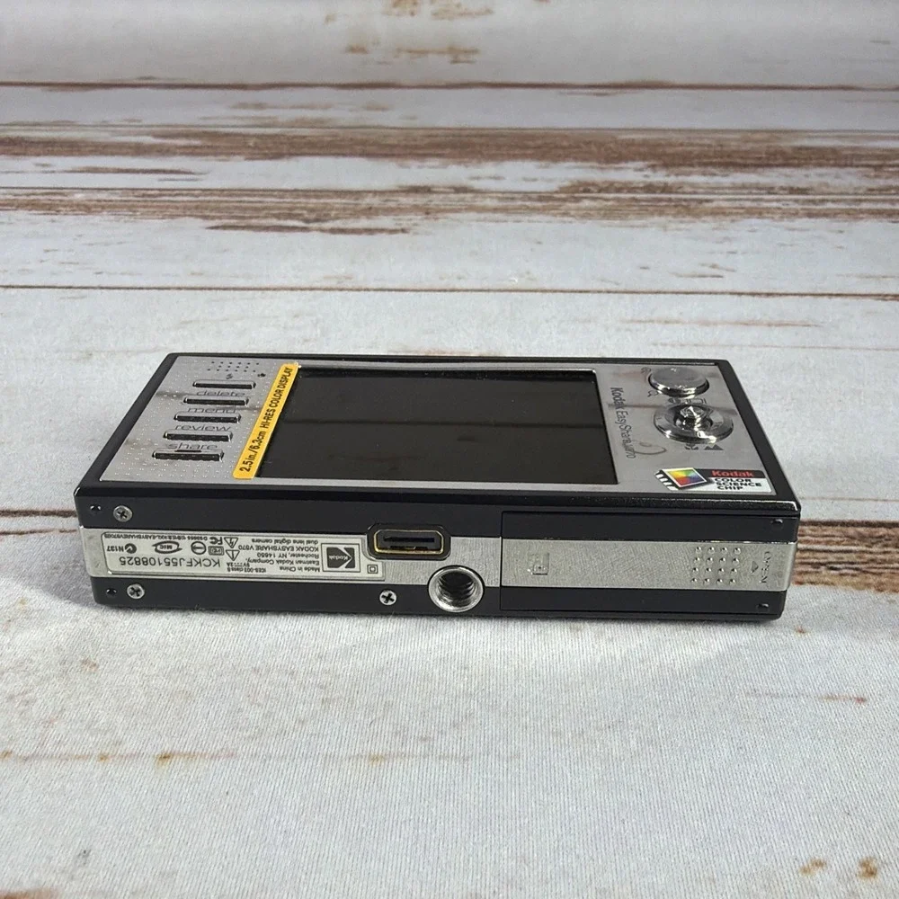 Kodak EasyShare V570 5.0MP Dual Lens Camera FOR PARTS REPAIR Stuck Lens Cover